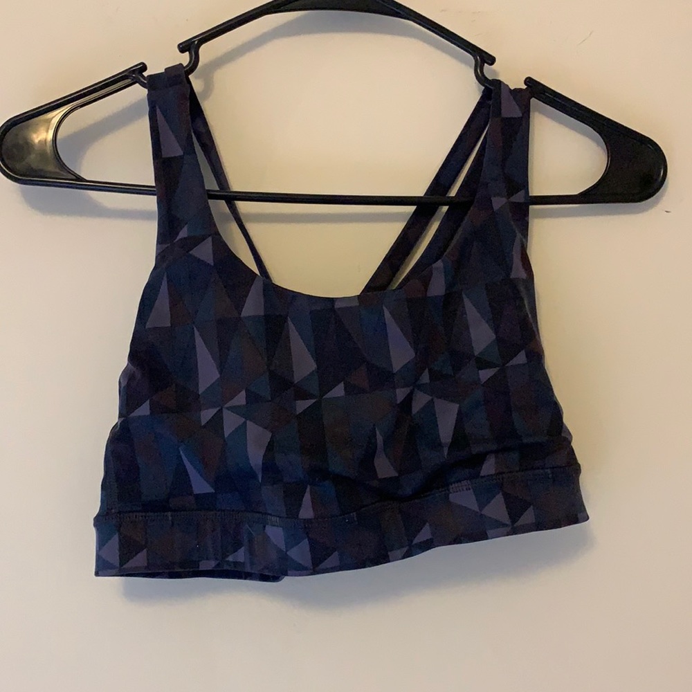Lulu lemon sports bra size 4